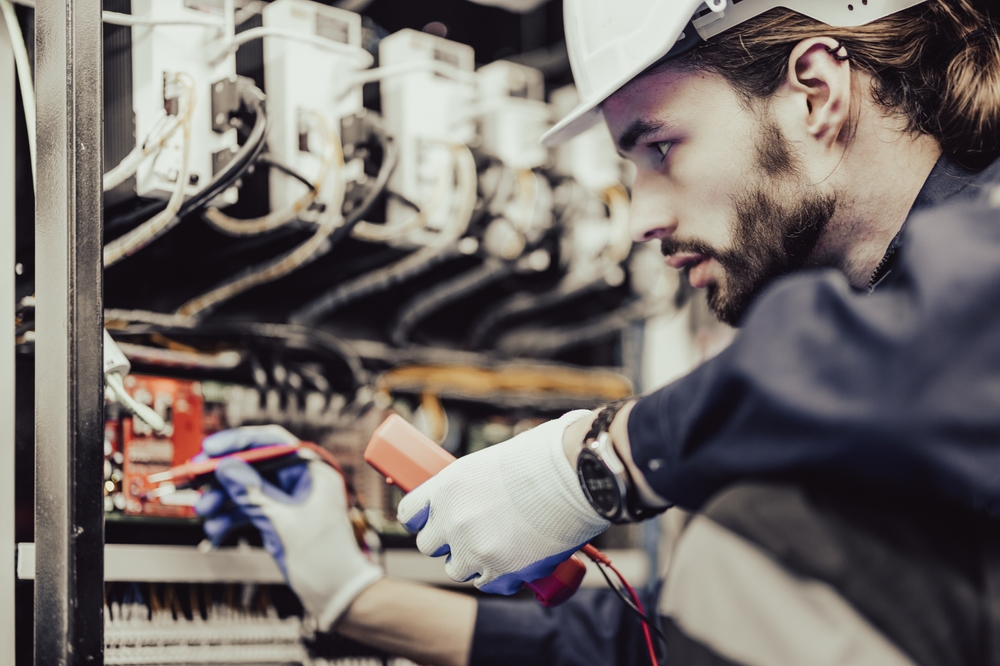 Automatyka przemysłowa w małych i średnich przedsiębiorstwach: czy to się opłaca?