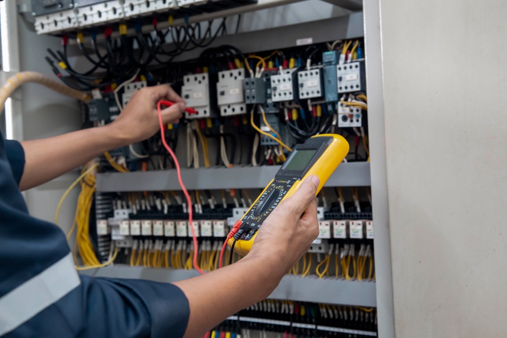 Krok w przyszłość: prefabrykacja szaf sterowniczych w dobie Przemysłu 4.0