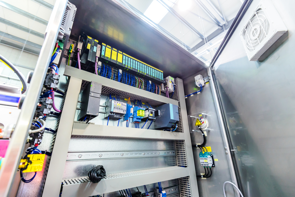 Bezpieczeństwo szaf sterowniczych – na co należy zwrócić uwagę?
